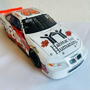 NASCAR Tony Stewart #20 1:18 Scale Stock Car-Collectible Diecast Limited Edition